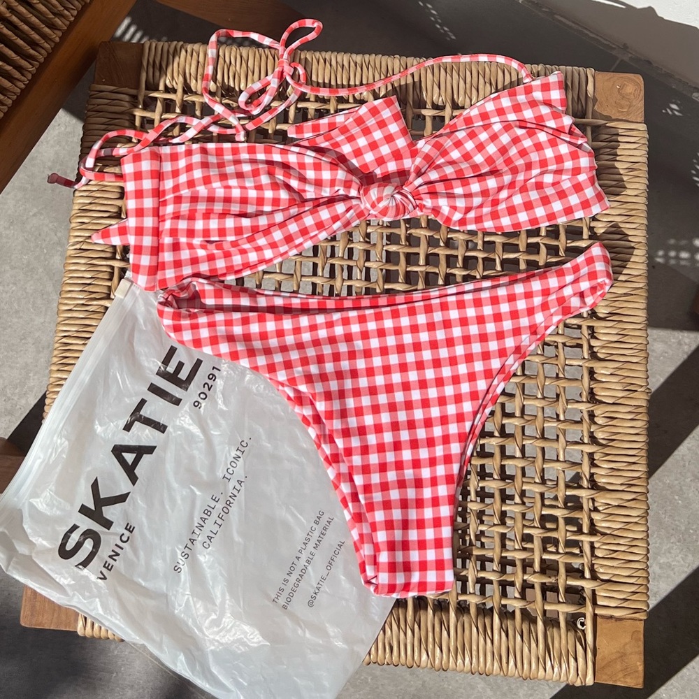 Skatie Bikini SET - Red & White Gingham 👙- Lyndi Top & Dylan Bottom - XS